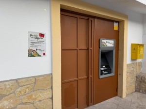 Ambite ya cuenta con un cajero automático operativo para facilitar las gestiones bancarias a sus vecinos